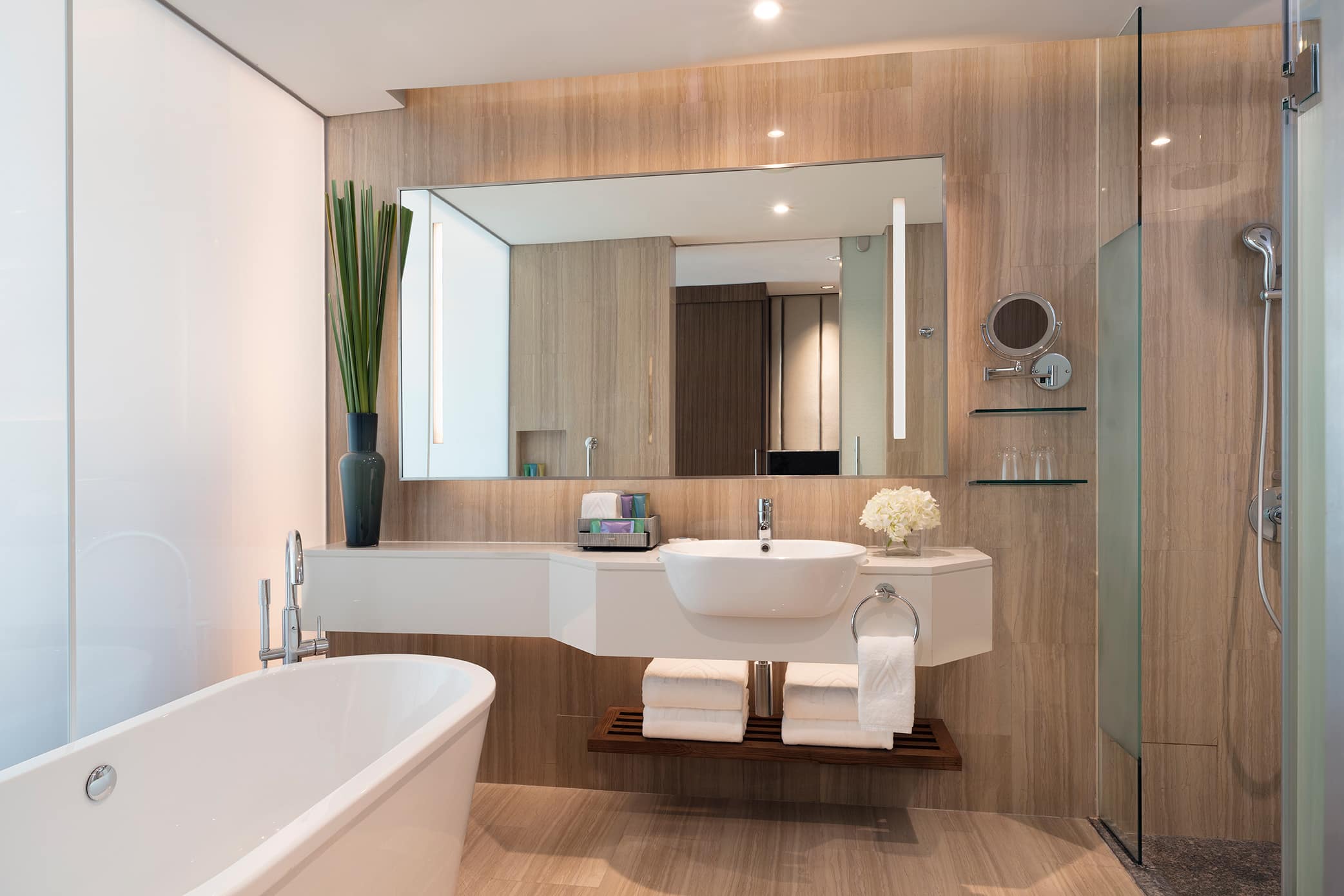 10_1025_Deluxe_Room_Bathroom_Final_SM
